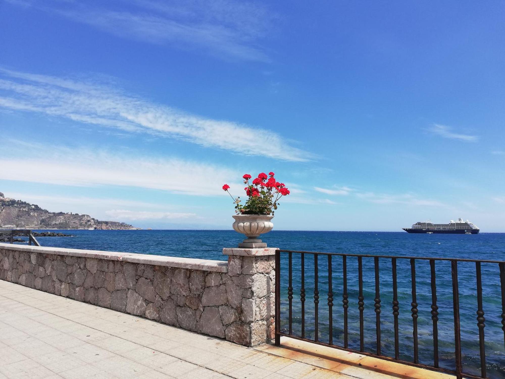 La Maison Doree Giardini Naxos Værelse billede